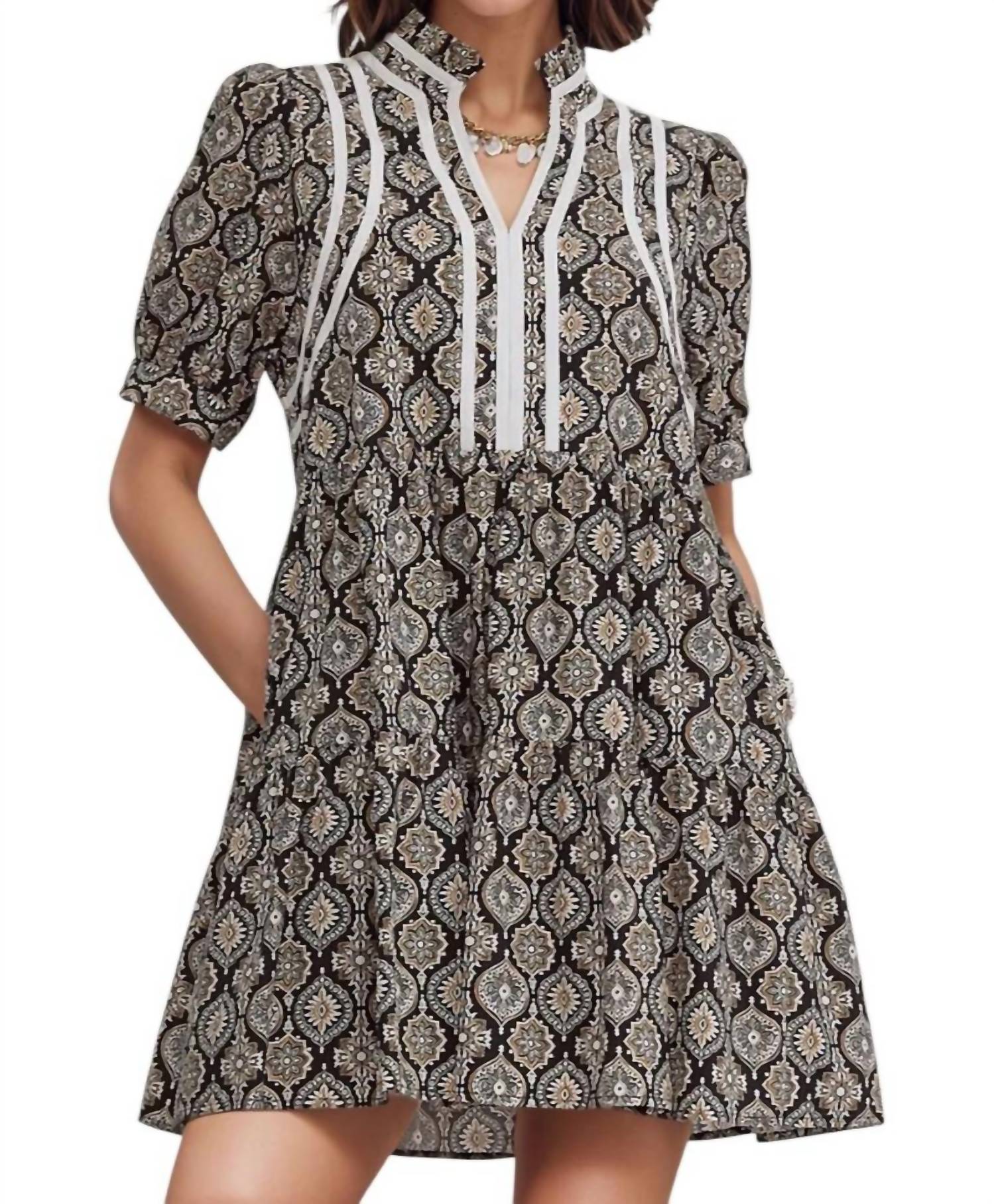 Katrina High Neck Babydoll Dress In Black Entro
Katrina High Neck Babydoll Dress In Black Entro