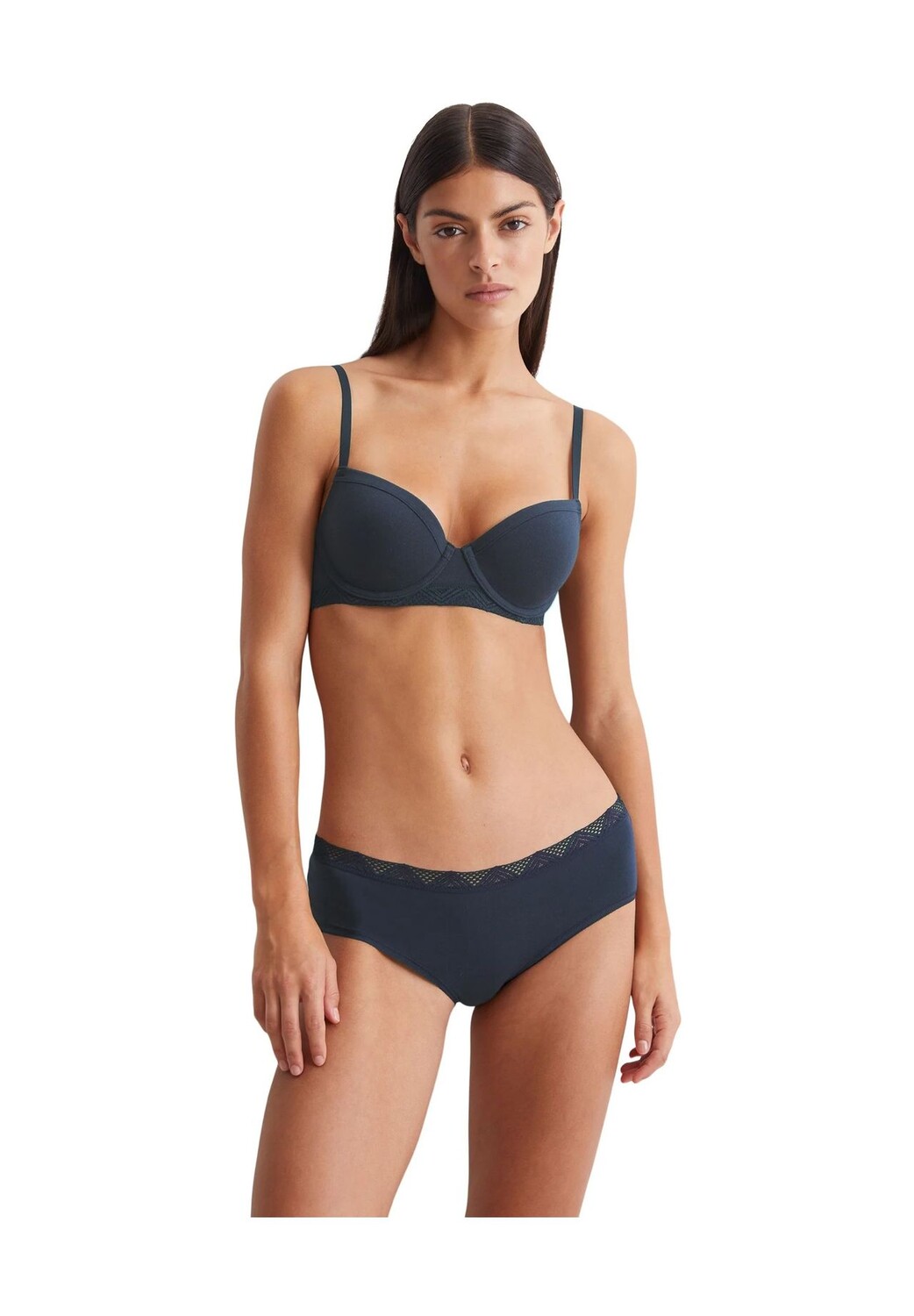 Набор из 3 женских трусов на бедрах с кружевной отделкой Marc O'Polo, цвет 0003 Dark Navy
Набор из 3 женских трусов на бедрах с кружевной отделкой Marc O'Polo, цвет 0003 Dark Navy