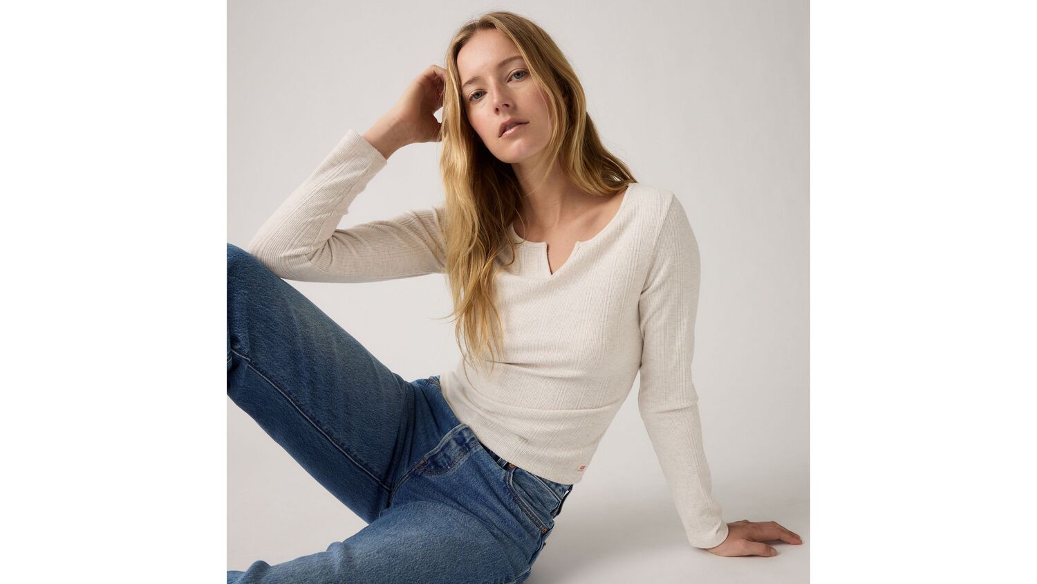 Женская супермягкая футболка с длинным рукавом Dry Goods Levi's, Oatmeal Heather - White
Женская супермягкая футболка с длинным рукавом Dry Goods Levi's, Oatmeal Heather - White