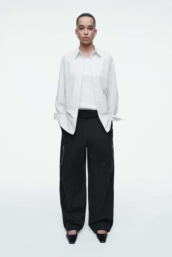 Брюки-Карго с бочкообразными штанинами Cos, черный
Брюки-Карго с бочкообразными штанинами Cos, черный