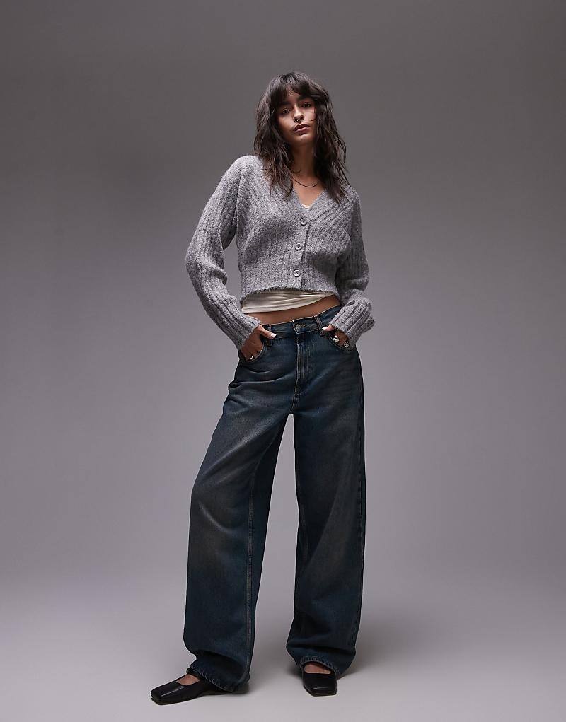 Серый кардиган с объемными рукавами и V-образным вырезом Topshop
Серый кардиган с объемными рукавами и V-образным вырезом Topshop