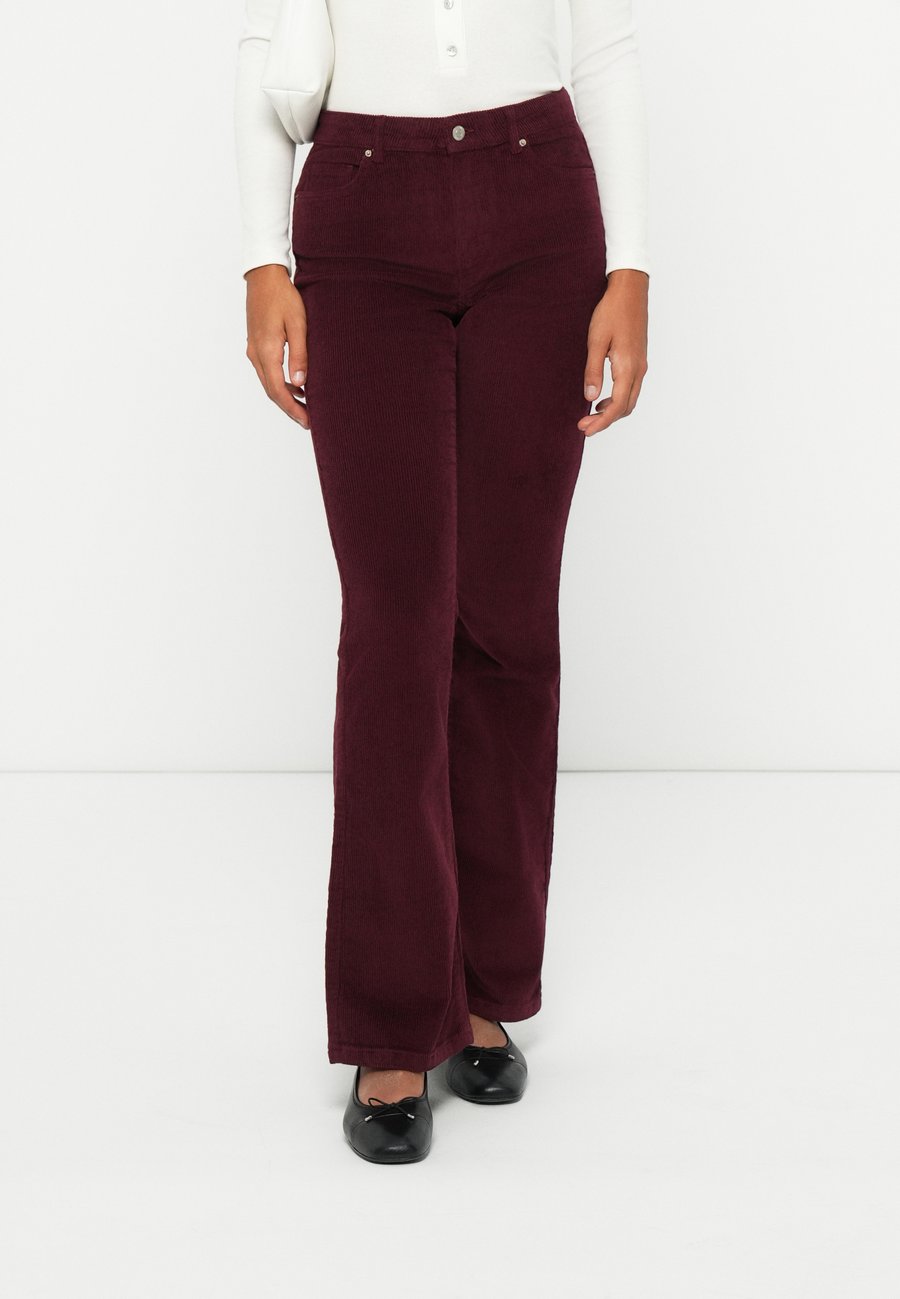 Брюки Vero Moda VMFLASH FLARED PANTS, Tawny Port/Bordeaux
Брюки Vero Moda VMFLASH FLARED PANTS, Tawny Port/Bordeaux
