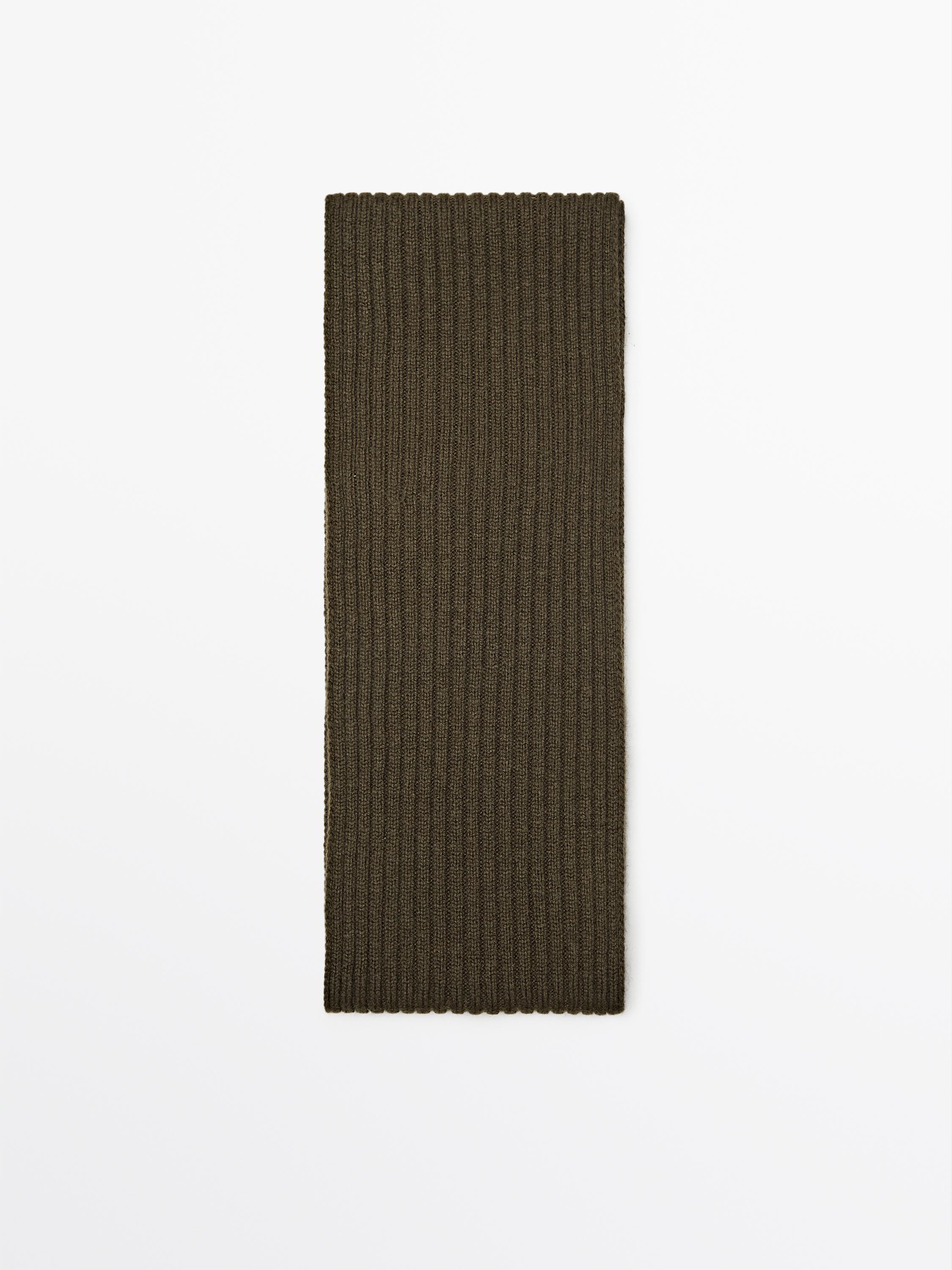 Шарф из тонкой ребристой ткани Massimo Dutti, зеленый
Шарф из тонкой ребристой ткани Massimo Dutti, зеленый