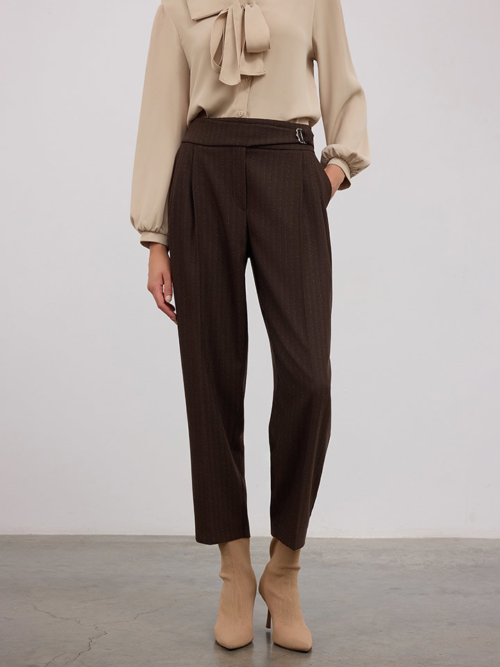 BGN Коричневые брюки
BGN Коричневые брюки