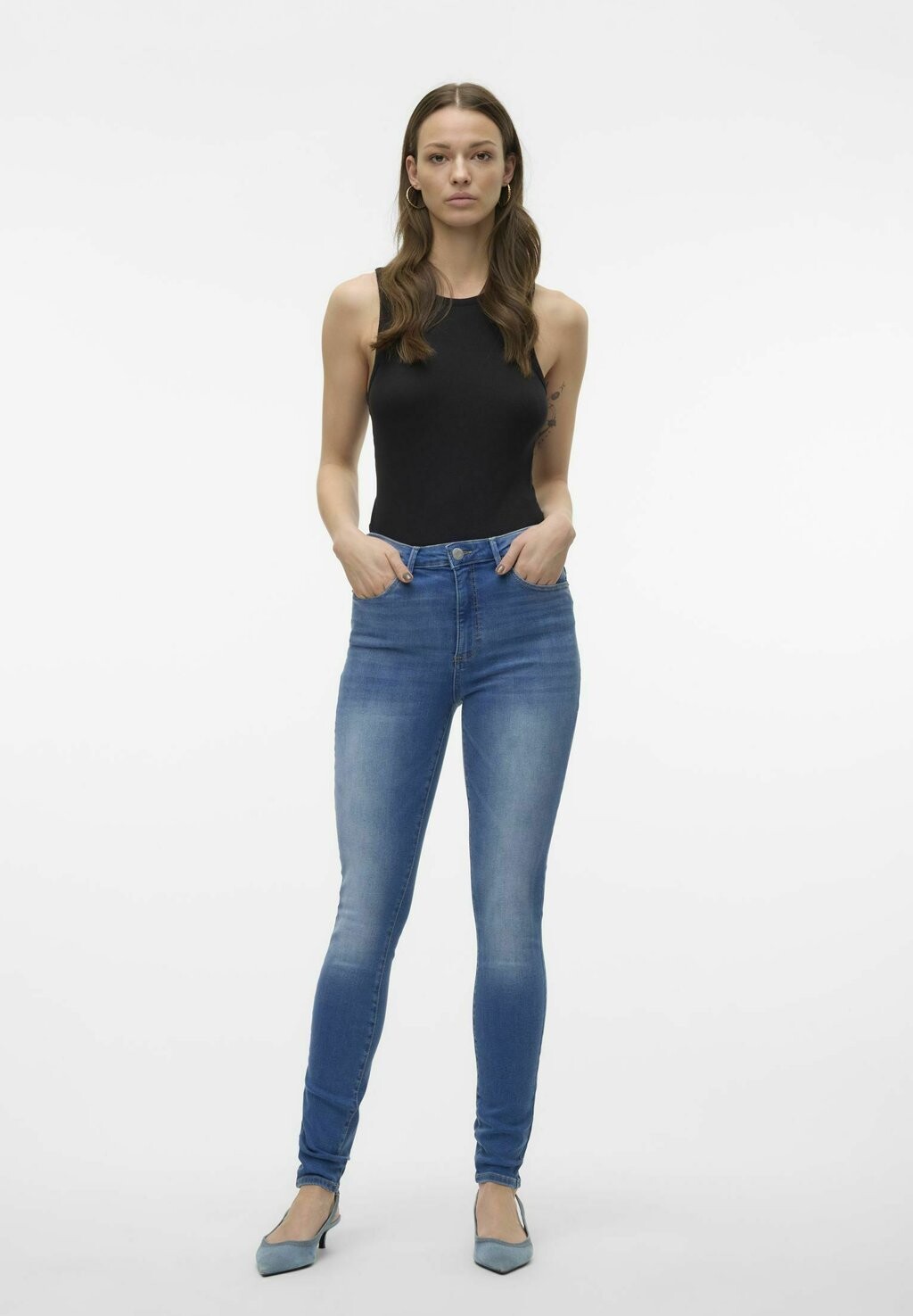 Джинсы облегающего кроя VMSOPHIA HOHE TAILLE Vero Moda, синий деним
Джинсы облегающего кроя VMSOPHIA HOHE TAILLE Vero Moda, синий деним