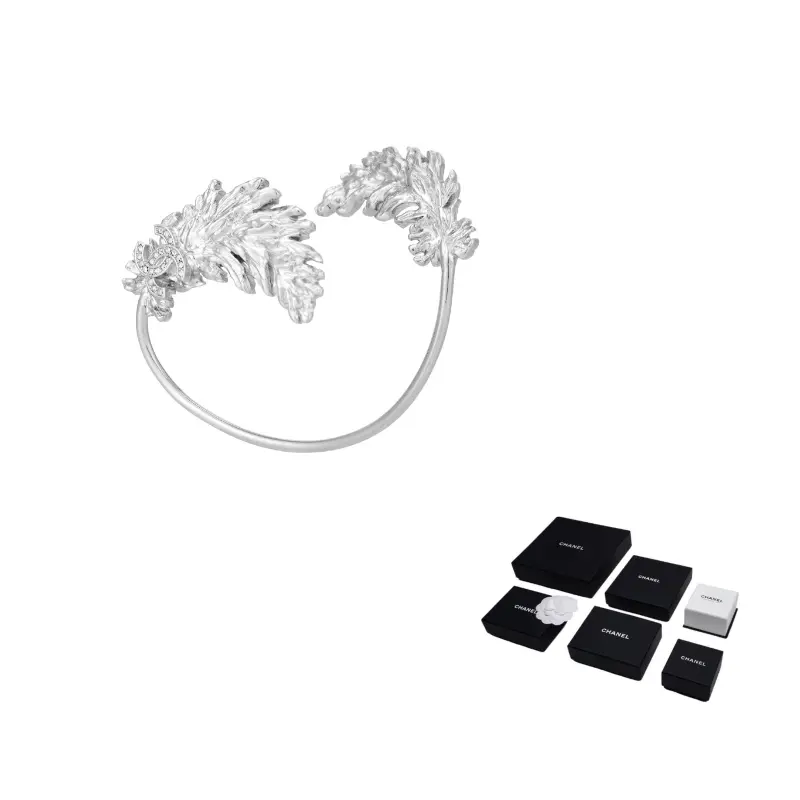 CHANEL Металлические серьги Water Diamond Silver Crystal Unisex Silver
CHANEL Металлические серьги Water Diamond Silver Crystal Unisex Silver