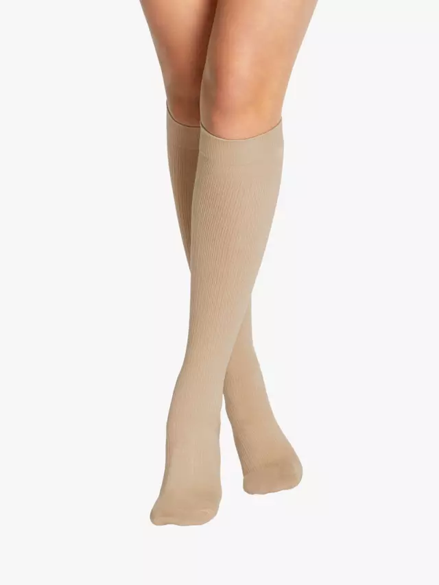 Носки Charnos Travel Flight, цвет natural
Носки Charnos Travel Flight, цвет natural