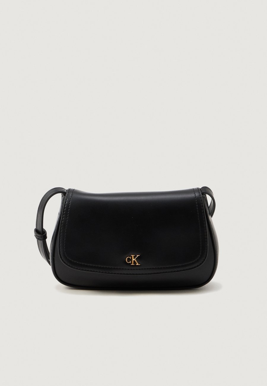 Сумка кросс-боди Calvin Klein FLAP CAMERA BAG, Black
Сумка кросс-боди Calvin Klein FLAP CAMERA BAG, Black