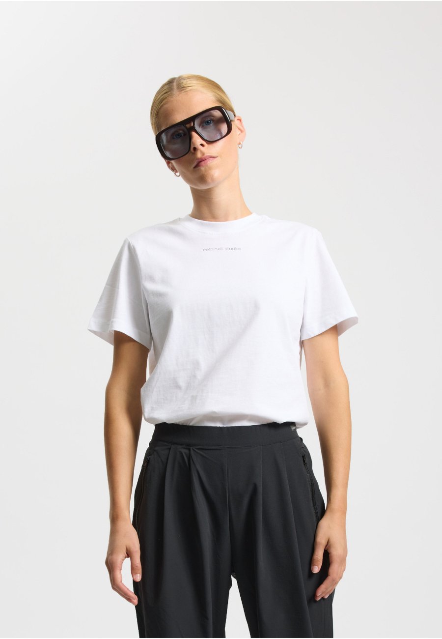 Футболка rethinkit studios Basic T-shirt, Weiß/White, Белый, Футболка rethinkit studios Basic T-shirt, Weiß/White
Футболка rethinkit studios Basic T-shirt, Weiß/White, Белый, Футболка rethinkit studios Basic T-shirt, Weiß/White