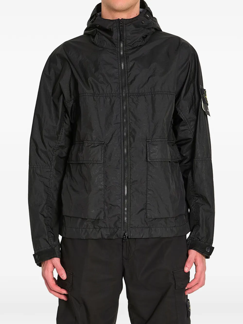 Куртка с капюшоном, застежкой на пуговицах и накладными карманами Stone Island, черный
Куртка с капюшоном, застежкой на пуговицах и накладными карманами Stone Island, черный