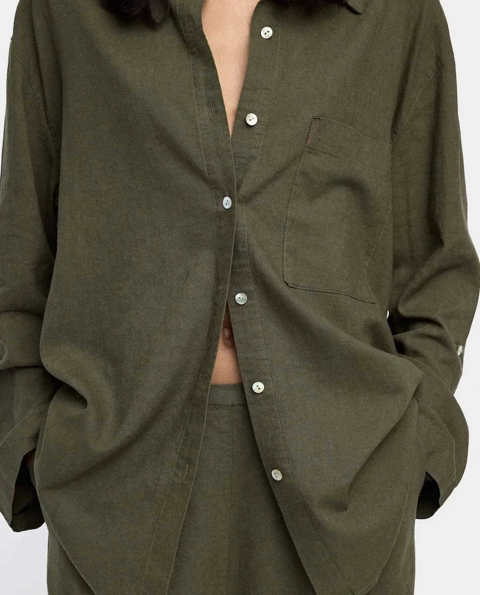 Однотонная женская рубашка с длинными рукавами Parfois, темно-зеленый
Однотонная женская рубашка с длинными рукавами Parfois, темно-зеленый