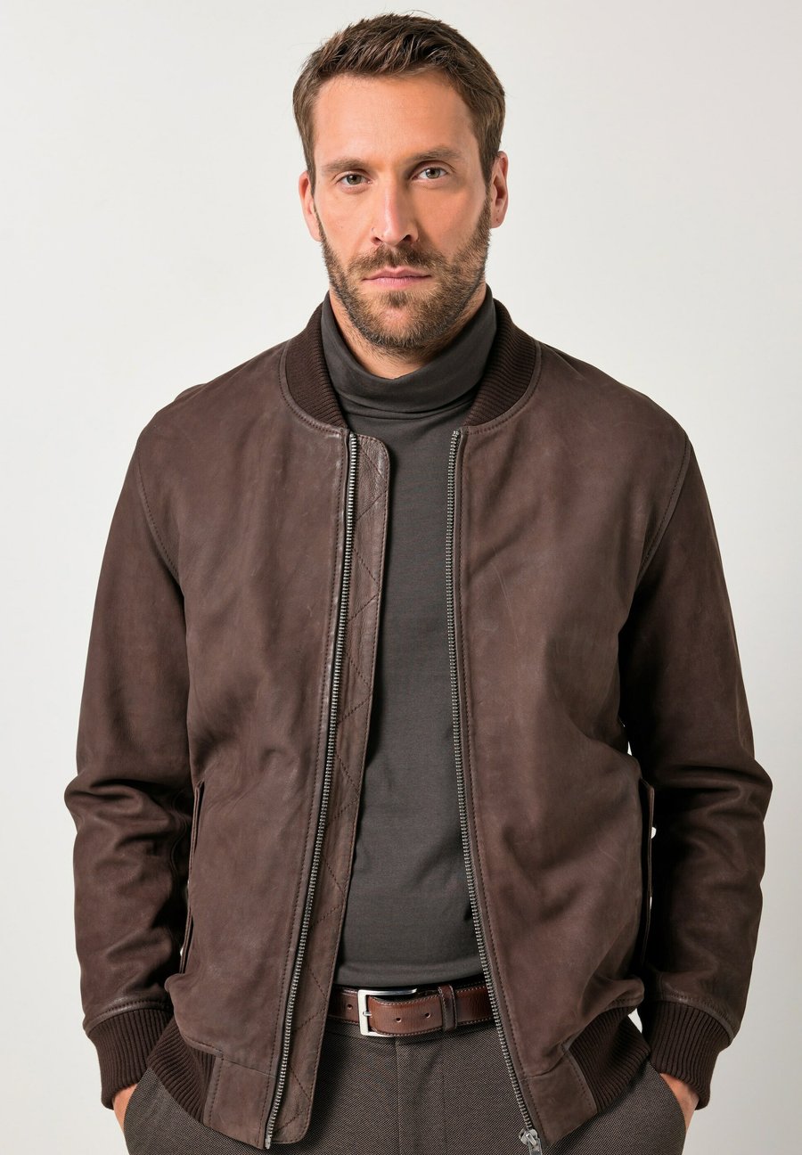 Куртка JP1880 BLOUSON COLLEGE COLLAR, Dark Brown/Mottled Dark Brown
Куртка JP1880 BLOUSON COLLEGE COLLAR, Dark Brown/Mottled Dark Brown