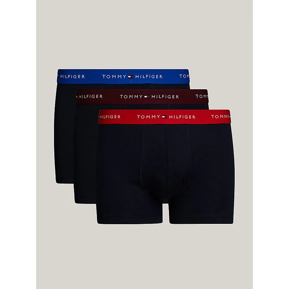 Боксеры 3 шт Tommy Hilfiger Signature Essential, черный
Боксеры 3 шт Tommy Hilfiger Signature Essential, черный