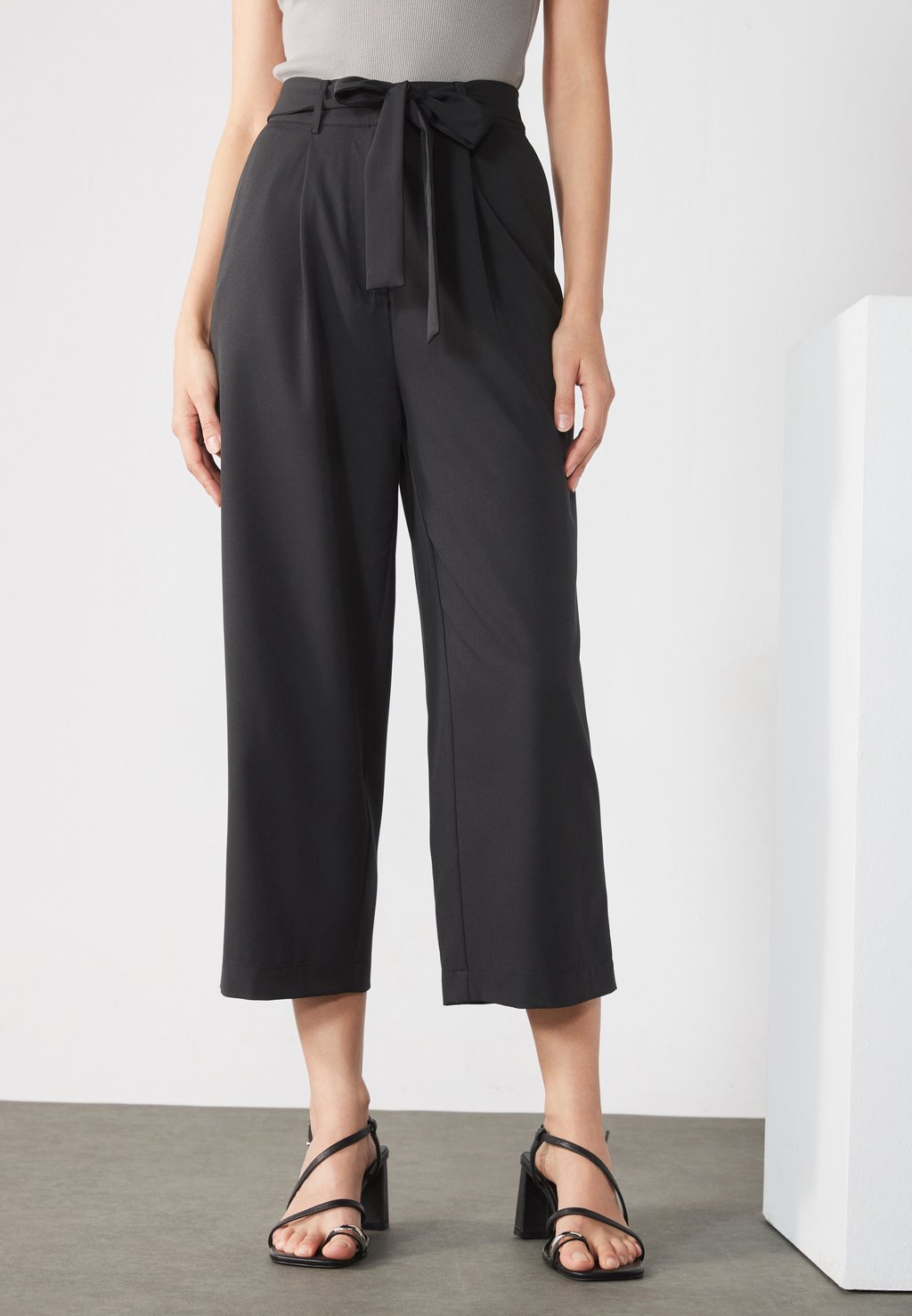 Брюки Anna Field, черный
Брюки Anna Field, черный