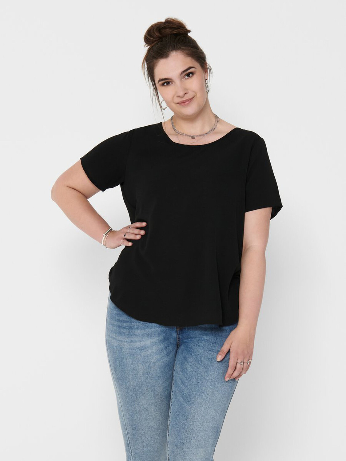 Блуза ONLY Kurzarm Design Plus Size Curvy Shirt CARVICA Übergröße, черный
Блуза ONLY Kurzarm Design Plus Size Curvy Shirt CARVICA Übergröße, черный