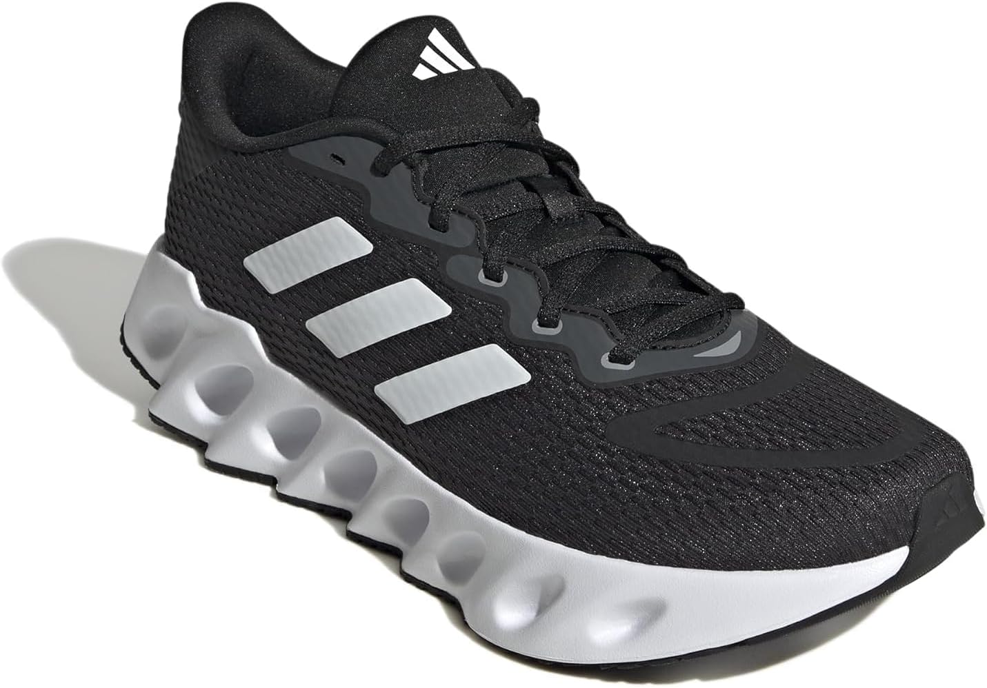 Мужские кроссовки Adidas Switch Run, белый/черный
Мужские кроссовки Adidas Switch Run, белый/черный