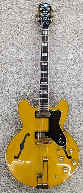 Электрогитара Epiphone EOSHNAGH Sheraton Series Natural 6 String RH Hollowbody Electric Guitar
Электрогитара Epiphone EOSHNAGH Sheraton Series Natural 6 String RH Hollowbody Electric Guitar