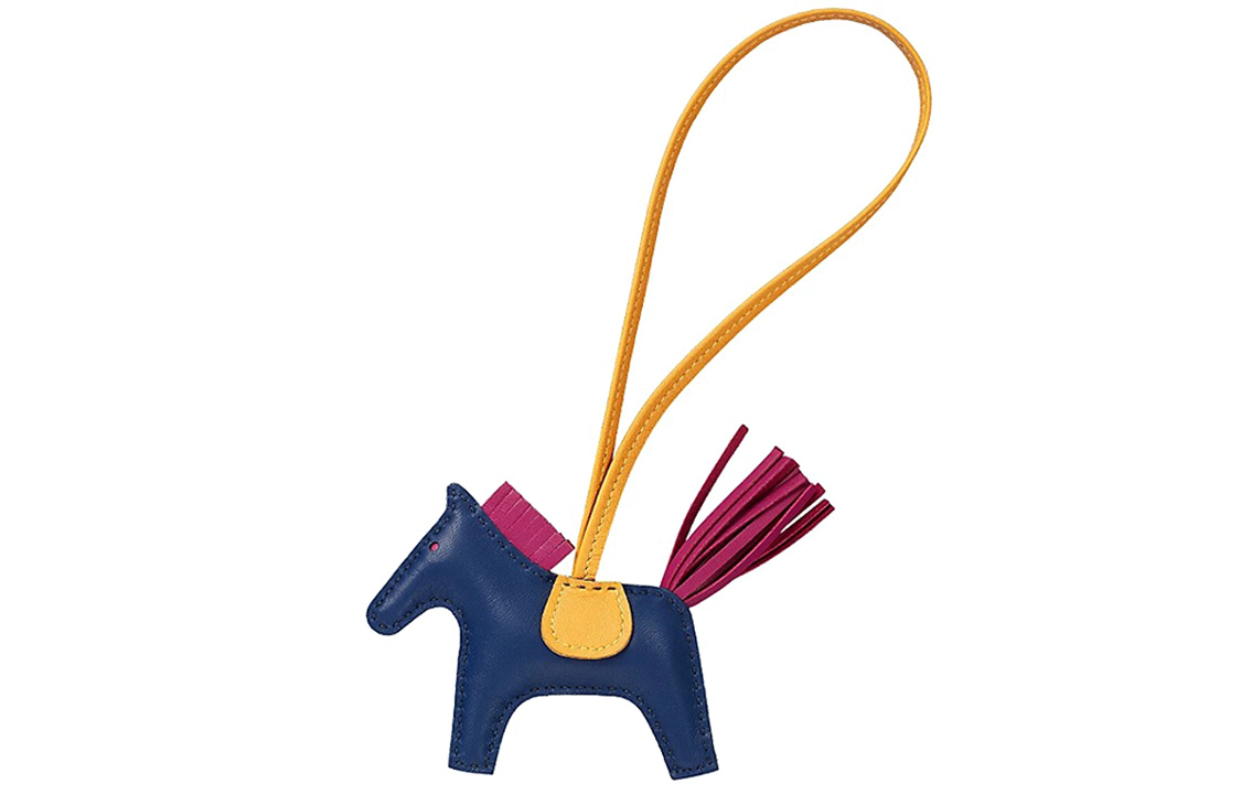 HERMES Унисекс подвеска Rodeo в тёмно-синем, солнечно-жёлтом и розово-красном цветах, Yellow Rose Red
HERMES Унисекс подвеска Rodeo в тёмно-синем, солнечно-жёлтом и розово-красном цветах, Yellow Rose Red