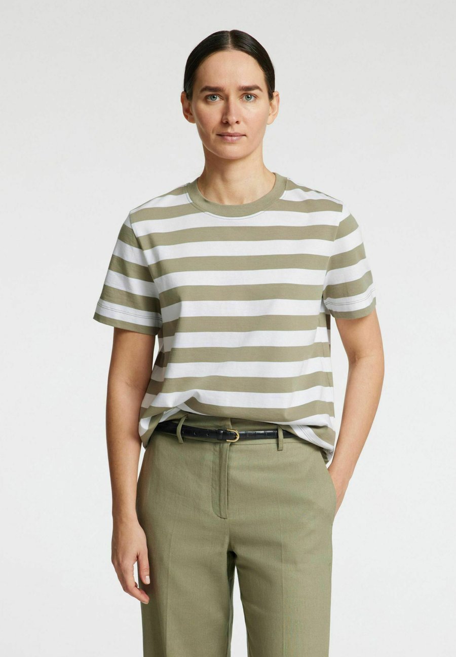 Футболка Selected Femme SLFESSENTIAL STRIPED BOXY TEE, Vetiver/Light Green, Зеленый, Футболка Selected Femme SLFESSENTIAL STRIPED BOXY TEE, Vetiver/Light Green
Футболка Selected Femme SLFESSENTIAL STRIPED BOXY TEE, Vetiver/Light Green, Зеленый, Футболка Selected Femme SLFESSENTIAL STRIPED BOXY TEE, Vetiver/Light Green