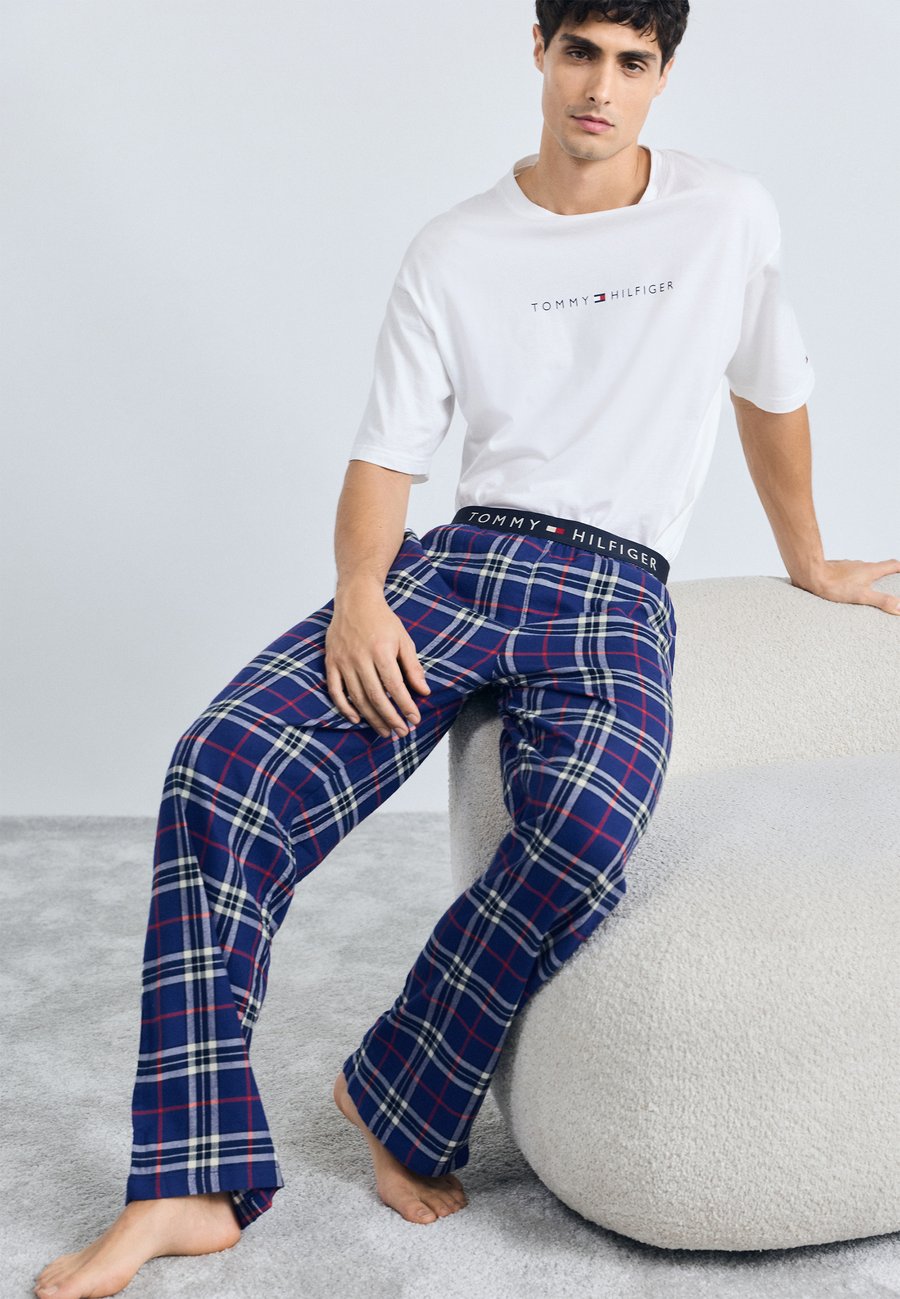 Пижамные брюки Tommy Hilfiger ORIGINAL PANT WAISTBAND, Blue/Dark Blue
Пижамные брюки Tommy Hilfiger ORIGINAL PANT WAISTBAND, Blue/Dark Blue