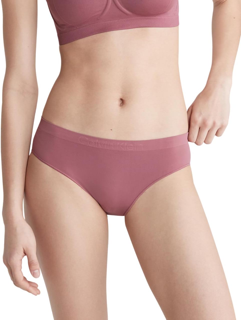 Женское бикини Calvin Klein Bonded Flex, Crushed Berry
Женское бикини Calvin Klein Bonded Flex, Crushed Berry