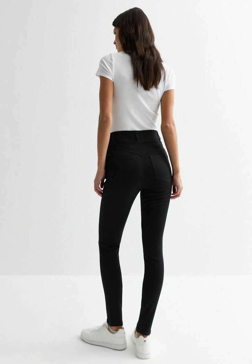 Джинсы скинни New Look, цвет black
Джинсы скинни New Look, цвет black