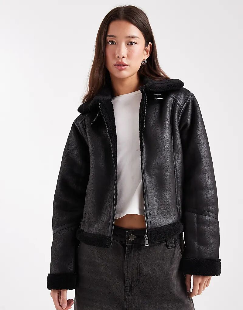 Укороченная куртка-авиатор New Look черного цвета
Укороченная куртка-авиатор New Look черного цвета