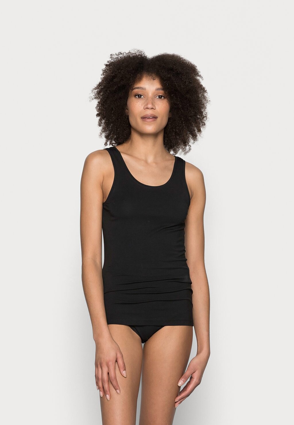 Топ Pieces, черный
Топ Pieces, черный