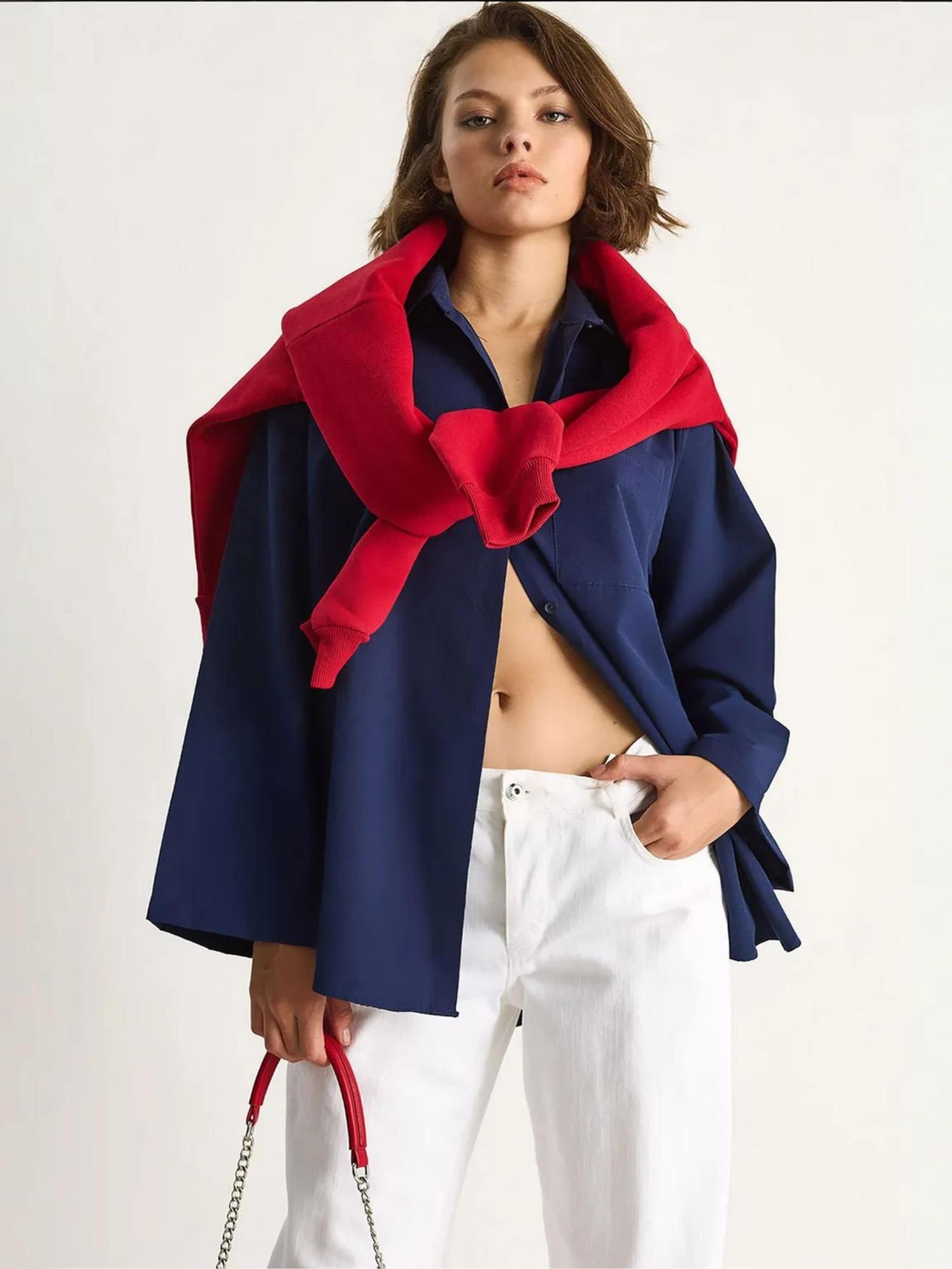 Bianco Lucci Блузка в цвете Marine Blue
Bianco Lucci Блузка в цвете Marine Blue