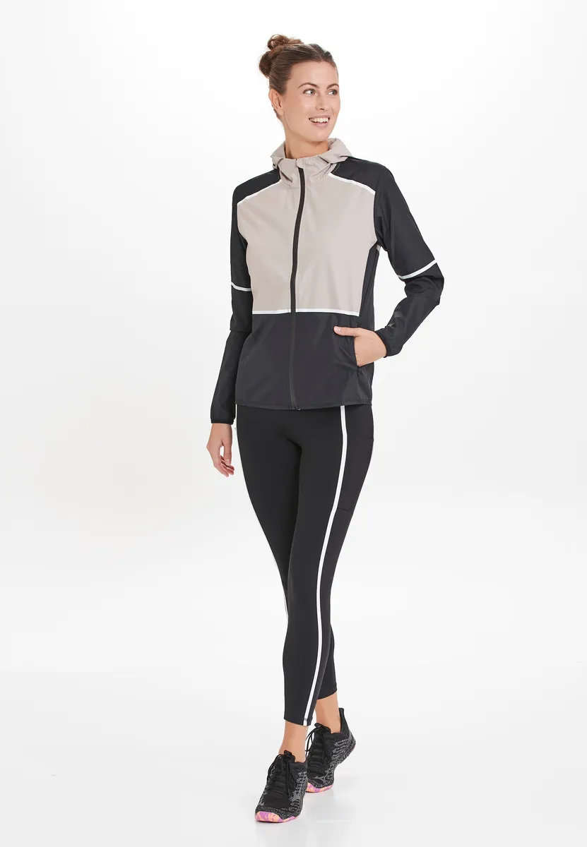 Беговая куртка ENDURANCE "Flothar" с ветро- и водоотталкивающей функцией, черный
Беговая куртка ENDURANCE "Flothar" с ветро- и водоотталкивающей функцией, черный