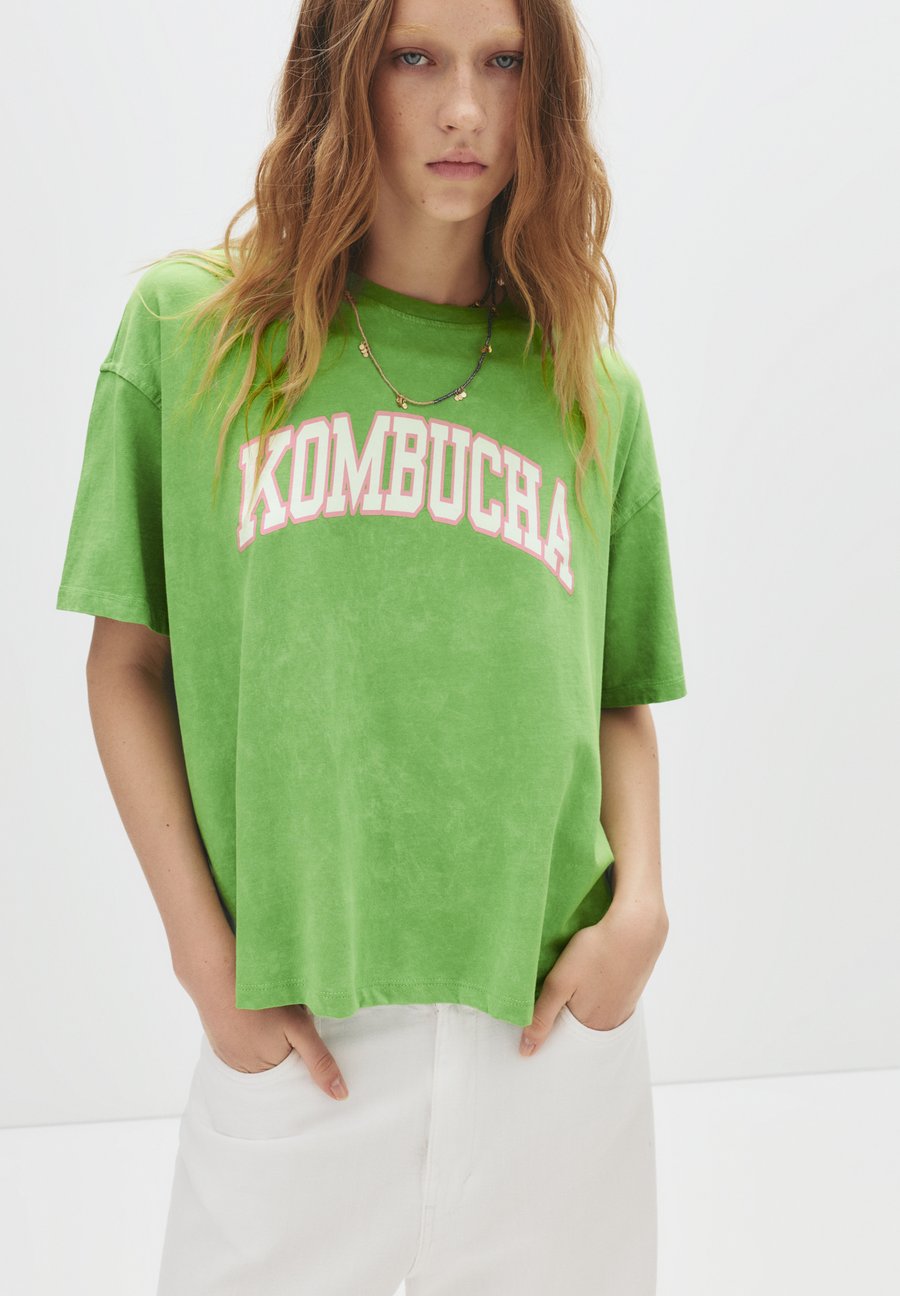 Футболка PULL&BEAR KOMBUCHA , Green/Light Green
Футболка PULL&BEAR KOMBUCHA , Green/Light Green