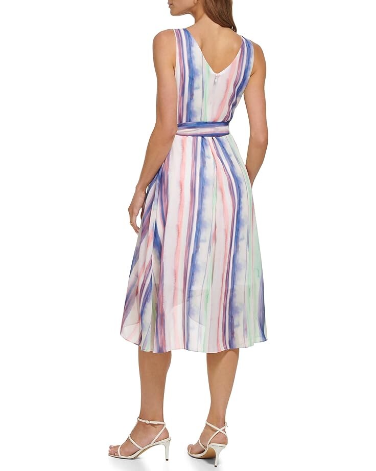 Платье DKNY Sleeveless Double-V Faux Wrap with Belt, цвет Ivory/Sunkist Coral Multi
Платье DKNY Sleeveless Double-V Faux Wrap with Belt, цвет Ivory/Sunkist Coral Multi