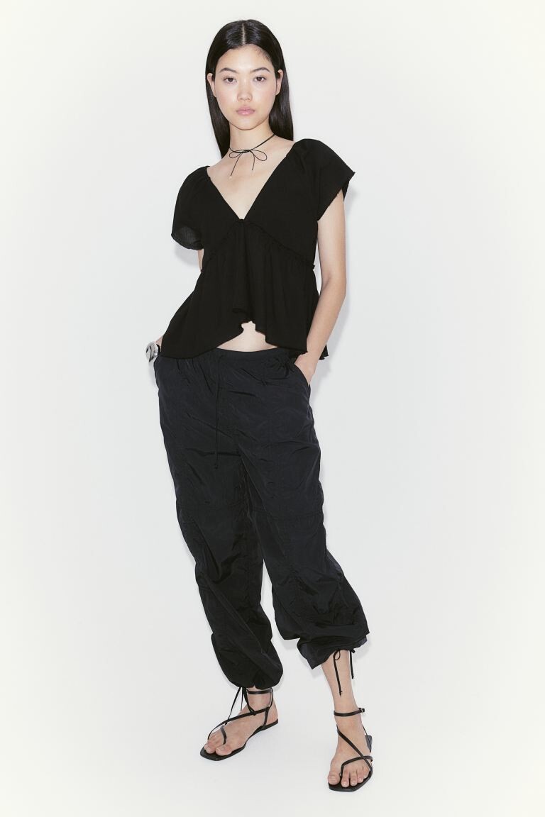 Блуза с баской из крепа H&M, черный
Блуза с баской из крепа H&M, черный