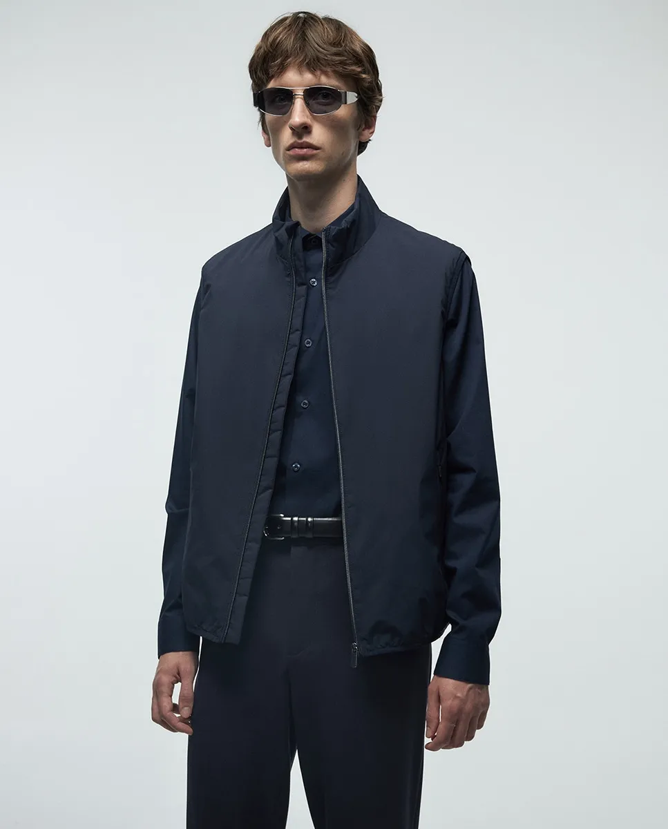 Легкий жилет Sfera, темно-синий
Легкий жилет Sfera, темно-синий