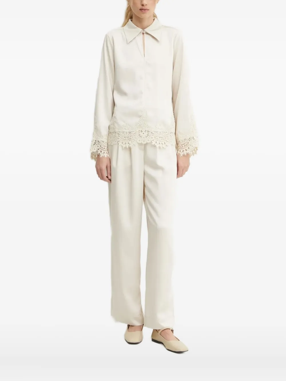 Блузка с атласным эффектом и кружевной отделкой Bruuns Bazaar, нейтральный
Блузка с атласным эффектом и кружевной отделкой Bruuns Bazaar, нейтральный