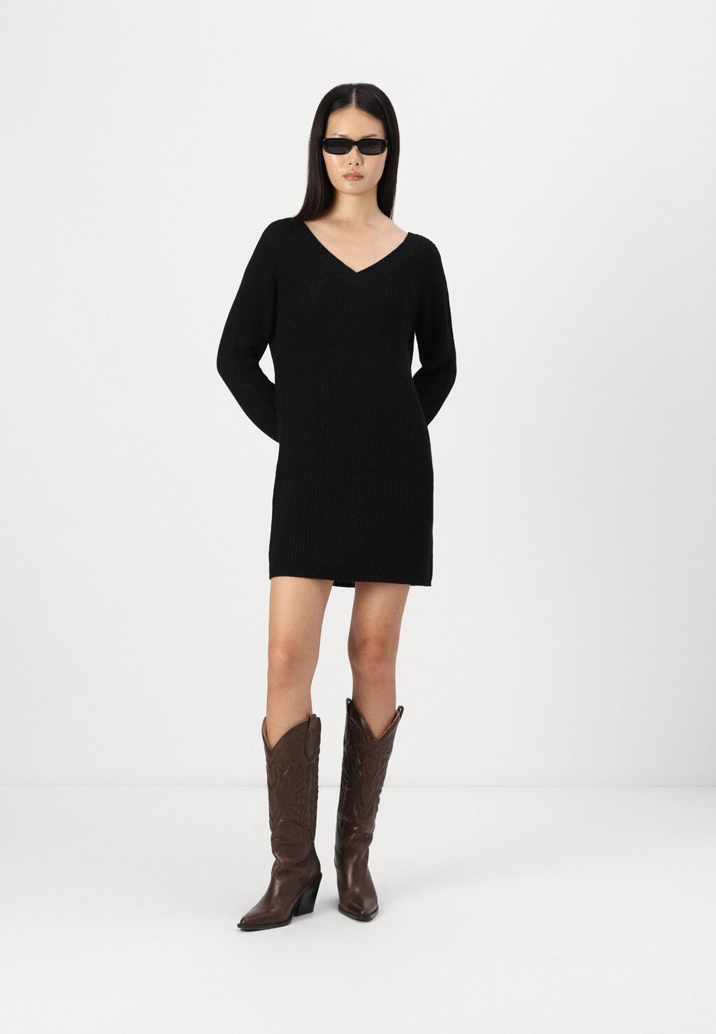 Платье-джемпер ONLMELTON LIFE HIGH LOW DRESS ONLY, черный
Платье-джемпер ONLMELTON LIFE HIGH LOW DRESS ONLY, черный