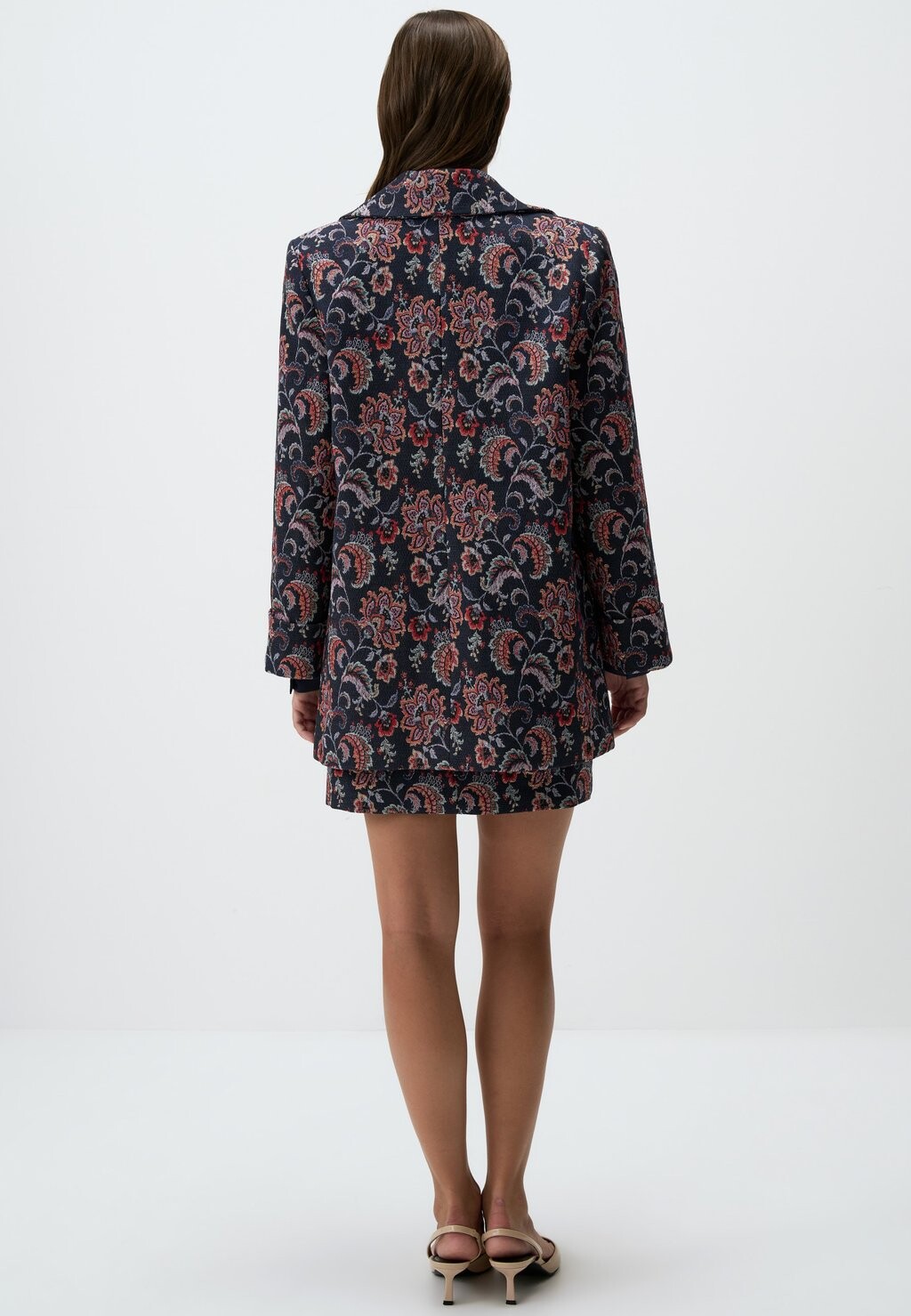 Короткое пальто FLORAL Jimmy Key, темно-синий
Короткое пальто FLORAL Jimmy Key, темно-синий