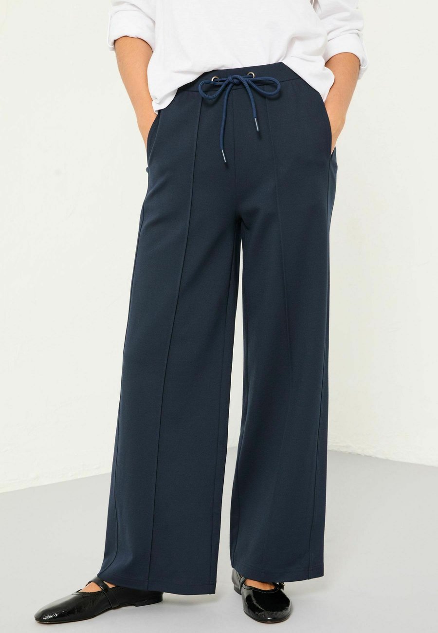 Брюки FatFace PONTE WIDE, Navy/Blue
Брюки FatFace PONTE WIDE, Navy/Blue