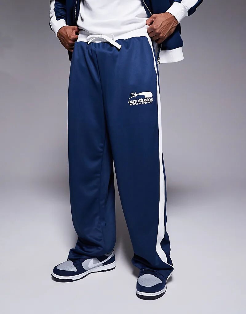 Тренировочные брюки River Island 'Aura Studios' в темно-синем и белом цветах
Тренировочные брюки River Island 'Aura Studios' в темно-синем и белом цветах