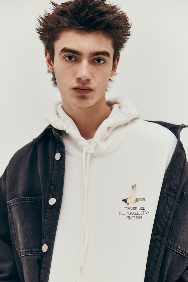 Толстовка с капюшоном с принтом свободного кроя H&M, мультиколор
Толстовка с капюшоном с принтом свободного кроя H&M, мультиколор