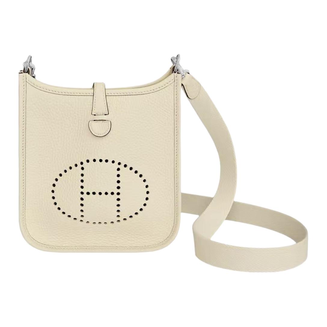 HERMES Сумка через плечо Evelyne Clemence из телячьей кожи
HERMES Сумка через плечо Evelyne Clemence из телячьей кожи