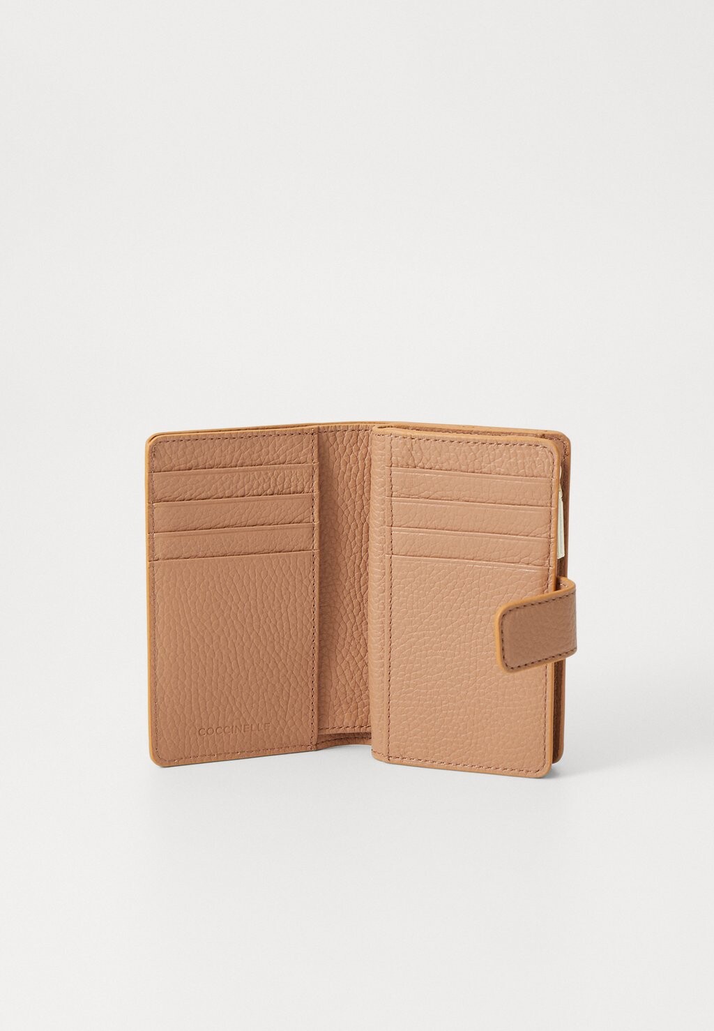 Кошелек Coccinelle, песочный
Кошелек Coccinelle, песочный