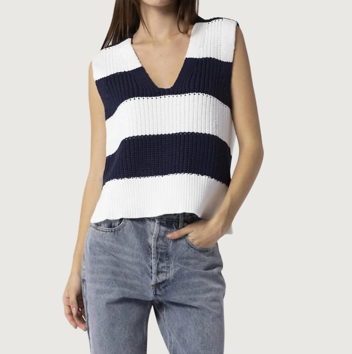 Жилет Poppy Knit белого/темно-синего цвета Beige Botany, белый/темно-синий
Жилет Poppy Knit белого/темно-синего цвета Beige Botany, белый/темно-синий