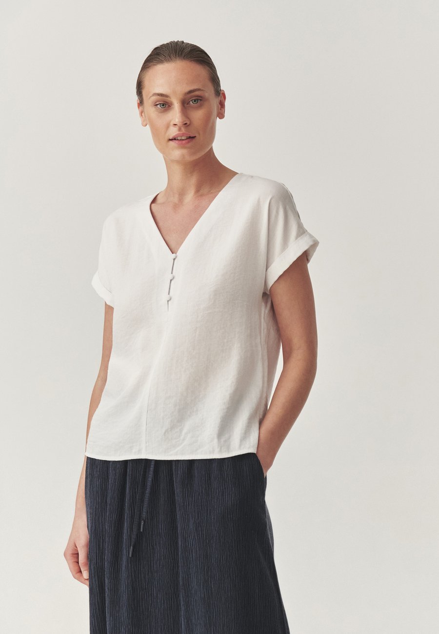 Блуза TATUUM MASALA 1, Off White/Off-White
Блуза TATUUM MASALA 1, Off White/Off-White