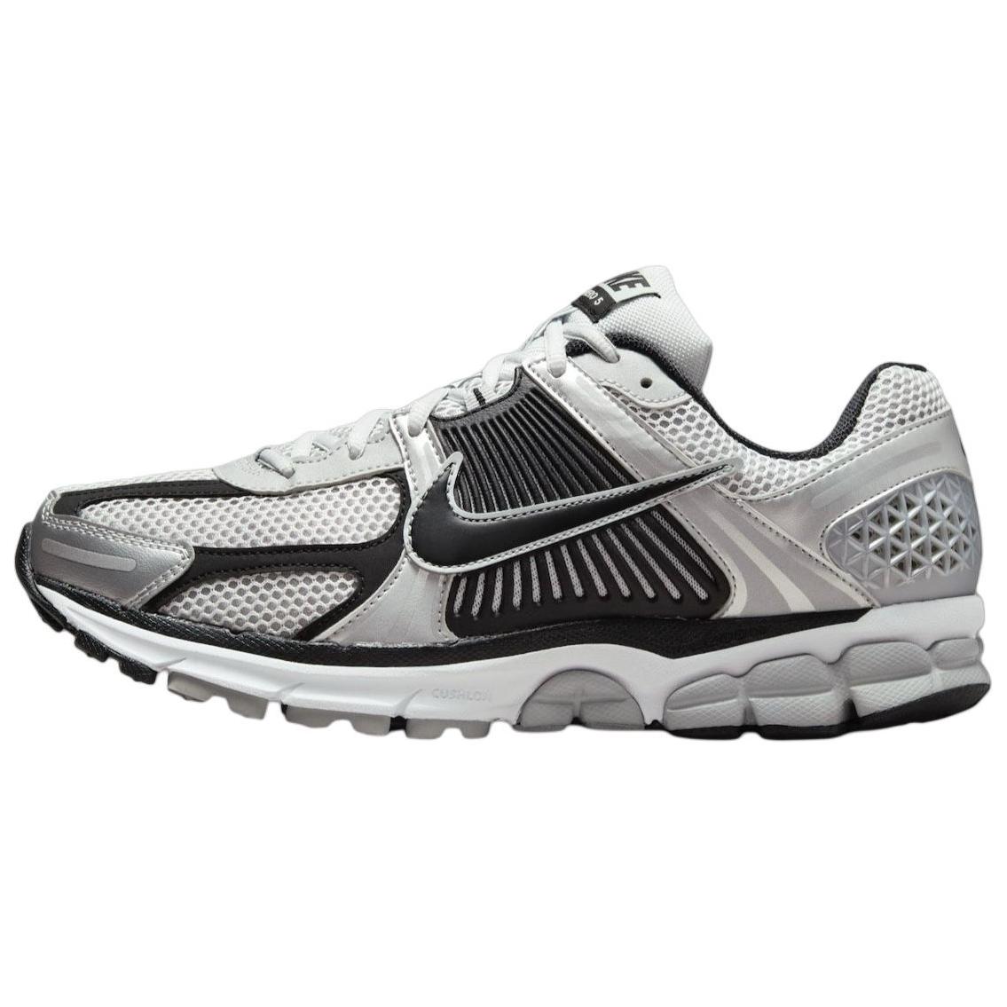 Nike Zoom Vomero 5 Metallic Silver Black
Nike Zoom Vomero 5 Metallic Silver Black