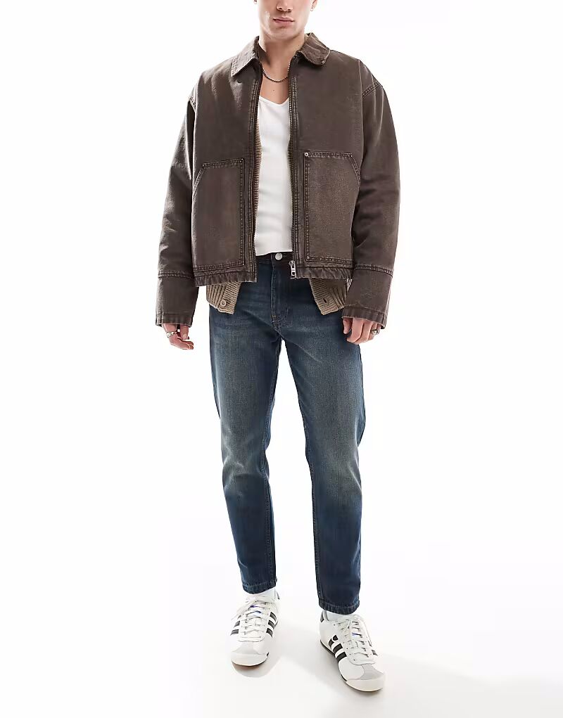 Джинсы DTT с зауженным кроем, укороченные, темно-синего винтажного оттенка
Джинсы DTT с зауженным кроем, укороченные, темно-синего винтажного оттенка