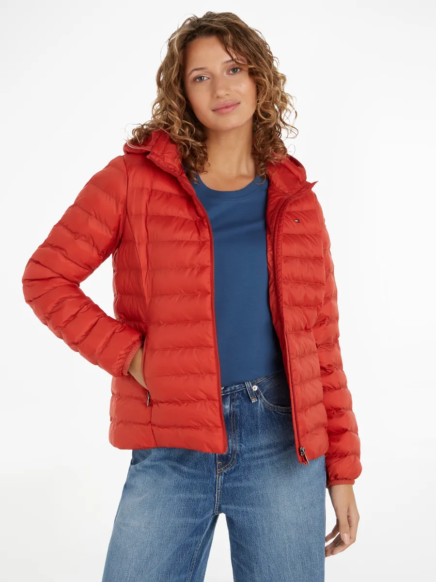 Стеганая куртка Tommy Hilfiger "LW PADDED GLOBAL STRIPE JACKET" (серия Global TH WOMEN), с капюшоном, с фирменной эластичной тесьмой на капюшоне, красный
Стеганая куртка Tommy Hilfiger "LW PADDED GLOBAL STRIPE JACKET" (серия Global TH WOMEN), с капюшоном, с фирменной эластичной тесьмой на капюшоне, красный