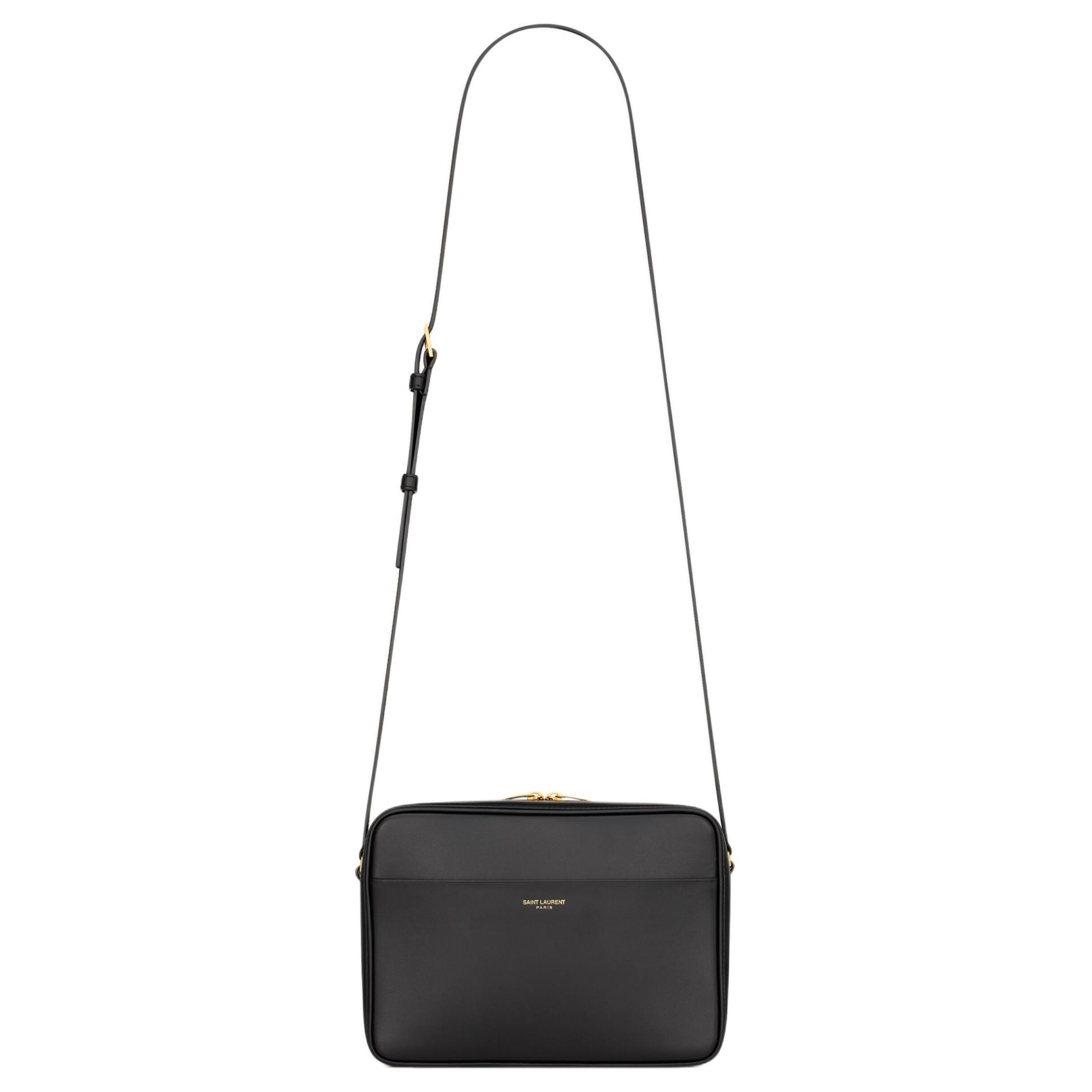 SAINT LAURENT Гладкая кожаная сумка для фотоаппарата через плечо
SAINT LAURENT Гладкая кожаная сумка для фотоаппарата через плечо