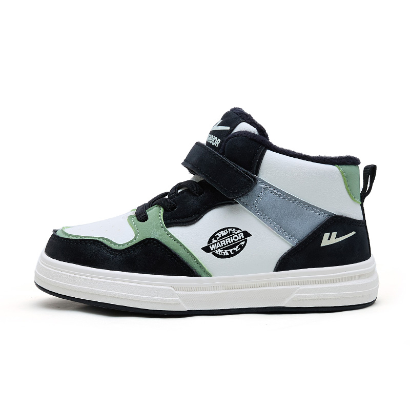 Детские повседневные кроссовки Kids WARRIOR, бежевый черный зеленый-fleece-lined
Детские повседневные кроссовки Kids WARRIOR, бежевый черный зеленый-fleece-lined