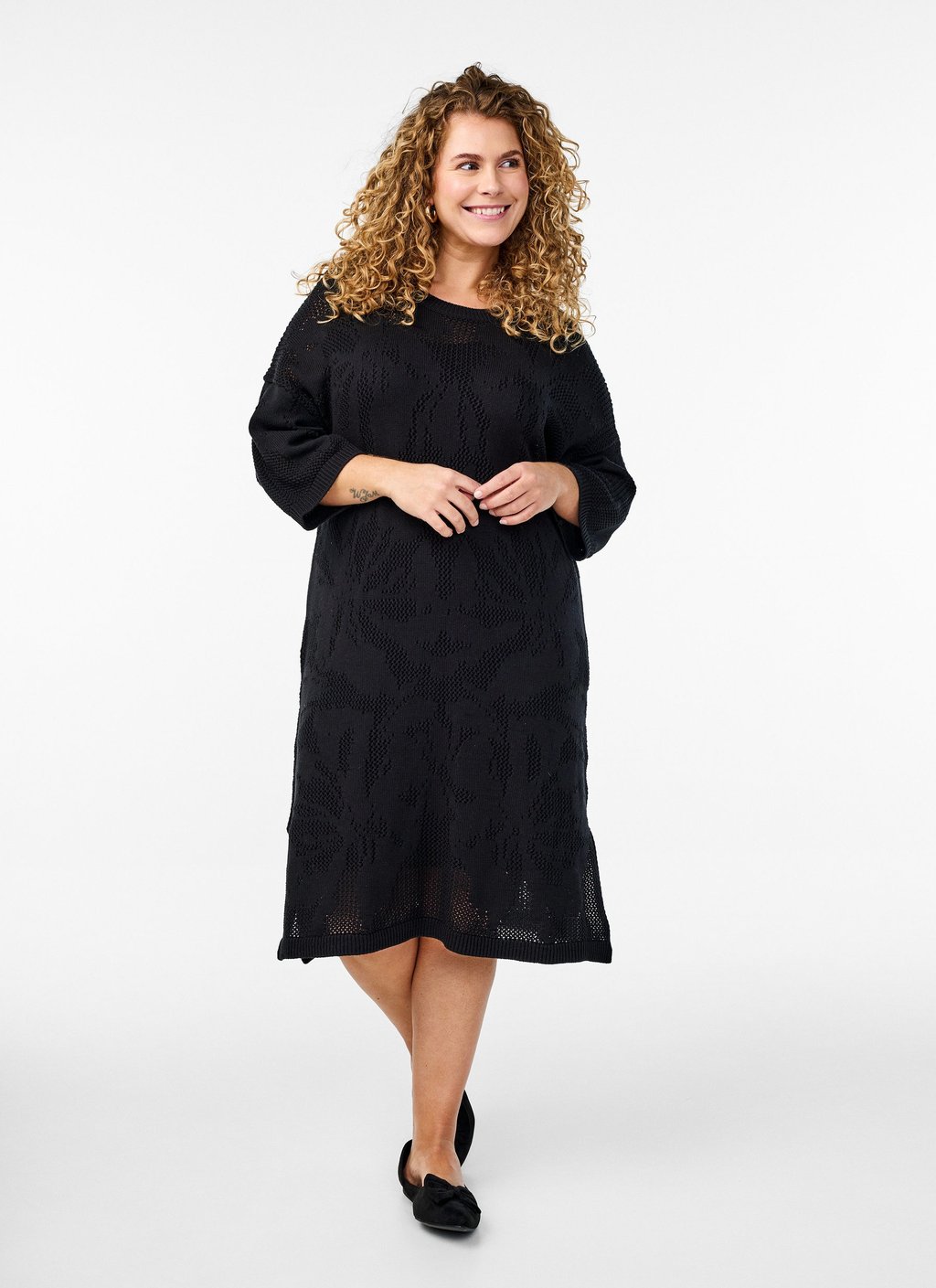 Повседневное платье MIT AJOURMUSTER UND 3/4-ÄRMELN Zizzi, черный
Повседневное платье MIT AJOURMUSTER UND 3/4-ÄRMELN Zizzi, черный